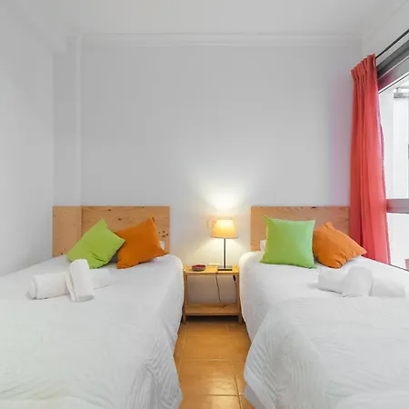 Daire Home2book Bright Retreat With Pool, Sardina