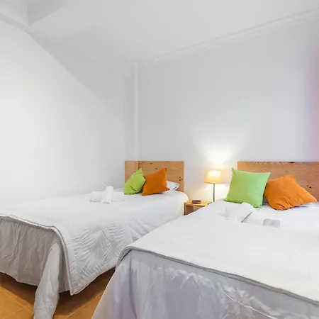 Home2book Bright Retreat With Pool, Sardina